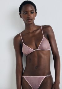 Бюстгальтер