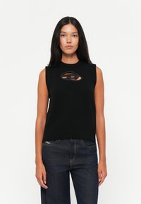 Пуловер без рукавов