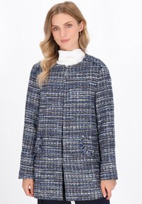 Короткое пальто