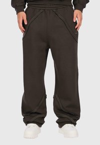 Спортивные штаны