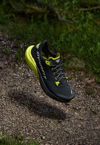 Беговые кроссовки