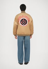 Куртка бомбер