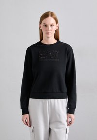 Спортивная толстовка