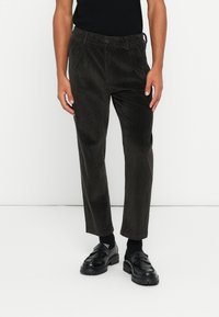 Вельветовые брюки