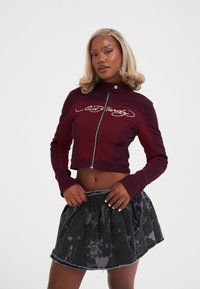 Короткая куртка