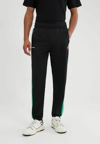 Спортивные штаны Спортивные штаны