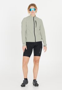 Спортивная куртка