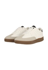 Тренировочные кроссовки