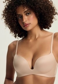 Бюстгальтер без косточек Бюстгальтер без косточек