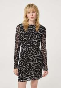 Короткое платье