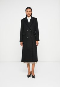 Шерстяное пальто Шерстяное пальто