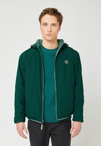 Куртка-дождевик