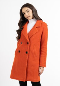 Шерстяное пальто