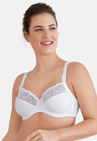 Бюстгальтер