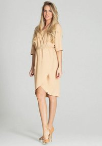 Платье футляр Платье футляр