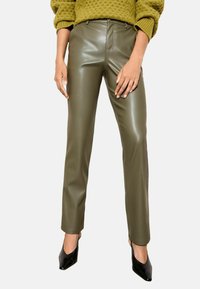 Узкие брюки