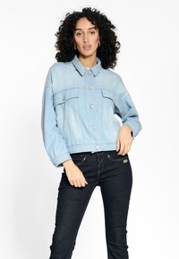 Джинсовая куртка Джинсовая куртка