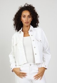 Джинсовая куртка Джинсовая куртка