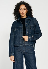 Джинсовая куртка Джинсовая куртка