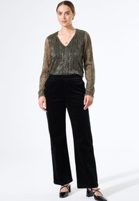 Широкие брюки