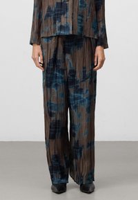 Прямые брюки