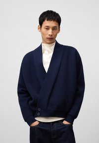 Вязаная кофта Вязаная кофта