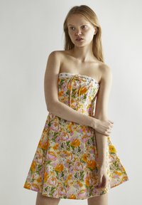 Короткое платье