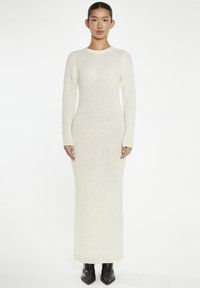 Вязаное платье