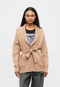 Длинный кардиган