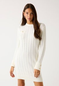 Вязаное платье