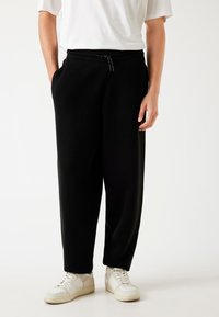 Спортивные штаны