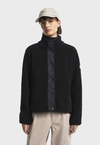 Флисовая куртка