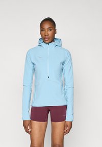 Спортивная куртка