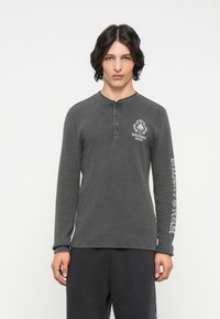 Лонгслив Лонгслив