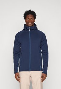 Спортивная кофта Спортивная кофта