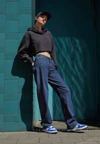 Прямые джинсы Прямые джинсы