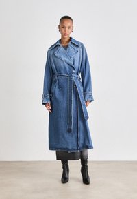 Шерстяное пальто