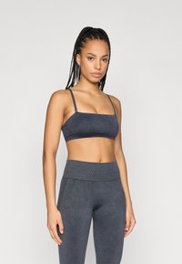 Бюстгальтер без бретелек