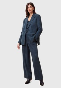 Блейзер Блейзер