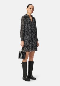 Короткое платье