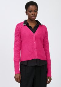 Вязаная кофта