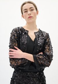 Короткая куртка Короткая куртка