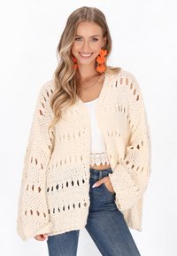 Вязаная кофта