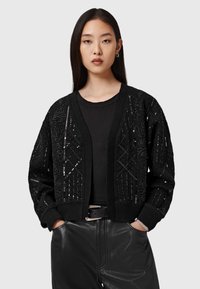 Вязаная кофта