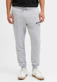 Спортивные штаны