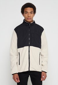 Флисовая куртка Флисовая куртка