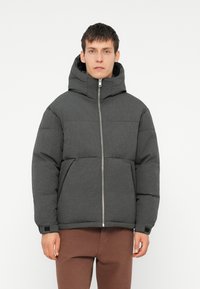 Зимняя куртка