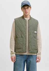 Жилет Жилет