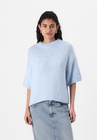 Пуловер с коротким рукавом