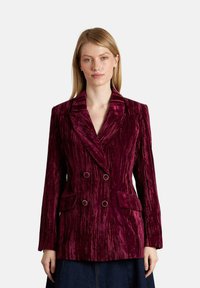 Короткое пальто Короткое пальто